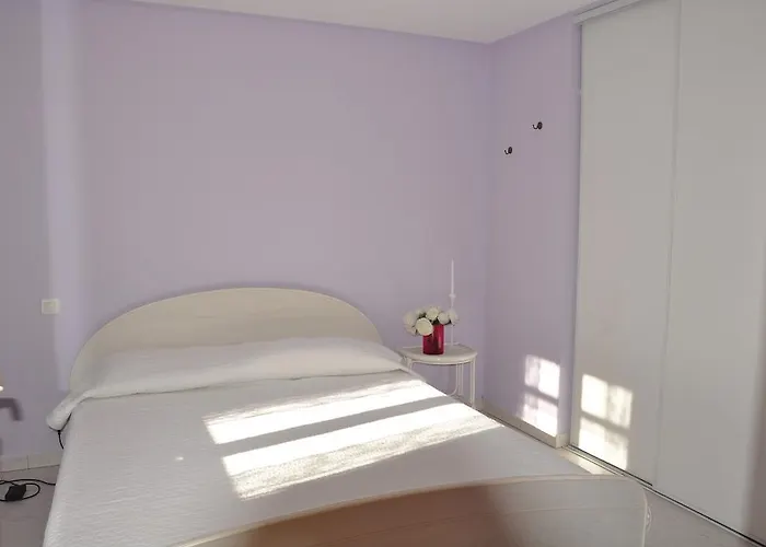 Petra Luna סן-מקסים