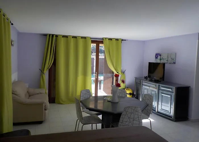 Petra Luna סן-מקסים