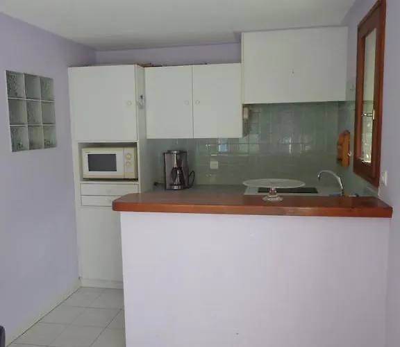 Petra Luna Sainte-Maxime