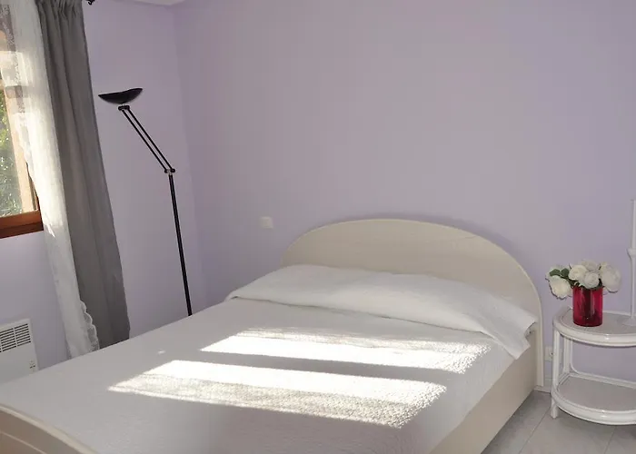 Petra Luna Sainte-Maxime