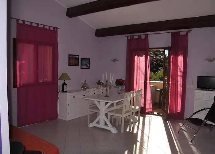 Petra Luna Sainte-Maxime